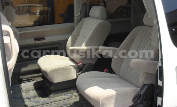 Tenga Tsaru Toyota Granvia Chena Mota in Beitbridge in Matabeleland South Tenga Tsaru Toyota Granvia Chena Mota in Beitbridge in Matabeleland South