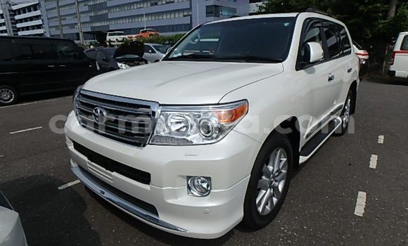 Buy Used Toyota Land Cruiser White Car in Beitbridge in Matabeleland South Buy Used Toyota Land Cruiser White Car in Beitbridge in Matabeleland South