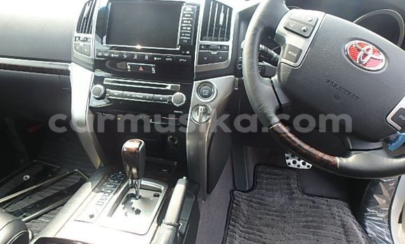 Acheter Occasion Voiture Toyota Land Cruiser Blanc à Beitbridge, Matabeleland South Acheter Occasion Voiture Toyota Land Cruiser Blanc à Beitbridge, Matabeleland South