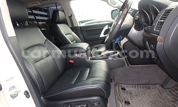 Acheter Occasion Voiture Toyota Land Cruiser Blanc à Beitbridge, Matabeleland South Acheter Occasion Voiture Toyota Land Cruiser Blanc à Beitbridge, Matabeleland South