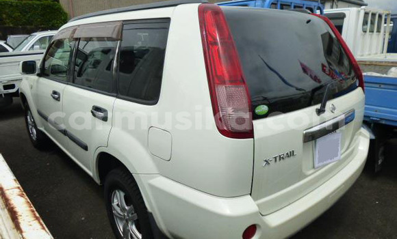 Acheter Occasion Voiture Nissan X–Trail Blanc à Beitbridge, Matabeleland South Acheter Occasion Voiture Nissan X–Trail Blanc à Beitbridge, Matabeleland South