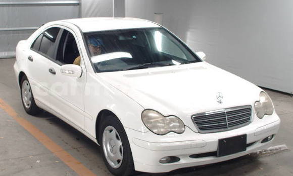 Tenga Tsaru Mercedes‒Benz C–Class Chena Mota in Beitbridge in Matabeleland South
