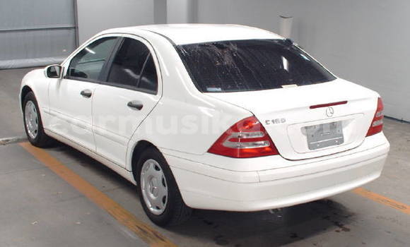 Acheter Occasion Voiture Mercedes‒Benz C–Class Blanc à Beitbridge, Matabeleland South Acheter Occasion Voiture Mercedes‒Benz C–Class Blanc à Beitbridge, Matabeleland South