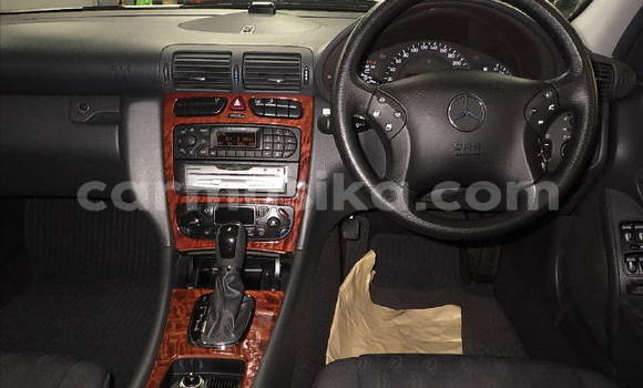 Acheter Occasion Voiture Mercedes‒Benz C–Class Blanc à Beitbridge, Matabeleland South Acheter Occasion Voiture Mercedes‒Benz C–Class Blanc à Beitbridge, Matabeleland South