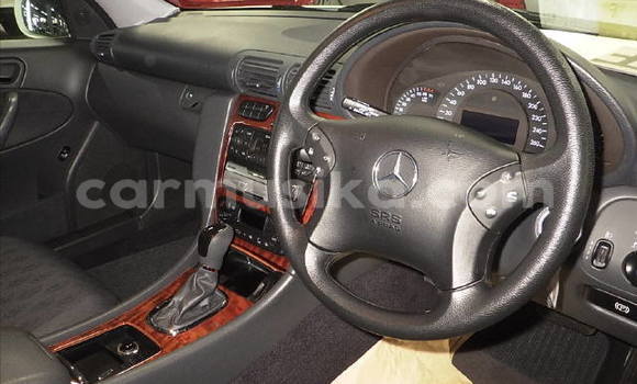 Acheter Occasion Voiture Mercedes‒Benz C–Class Blanc à Beitbridge, Matabeleland South Acheter Occasion Voiture Mercedes‒Benz C–Class Blanc à Beitbridge, Matabeleland South