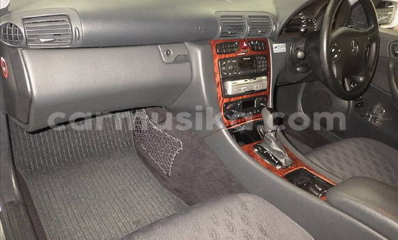 Acheter Occasion Voiture Mercedes‒Benz C–Class Blanc à Beitbridge, Matabeleland South Acheter Occasion Voiture Mercedes‒Benz C–Class Blanc à Beitbridge, Matabeleland South