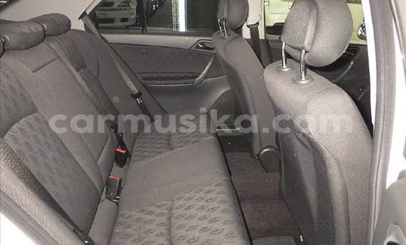 Acheter Occasion Voiture Mercedes‒Benz C–Class Blanc à Beitbridge, Matabeleland South Acheter Occasion Voiture Mercedes‒Benz C–Class Blanc à Beitbridge, Matabeleland South