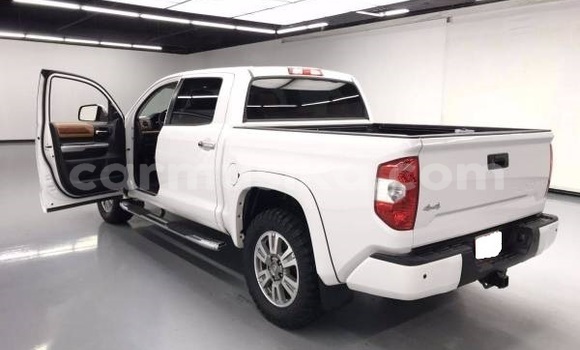 Acheter Occasion Voiture Toyota Tundra Blanc à Beitbridge, Matabeleland South Acheter Occasion Voiture Toyota Tundra Blanc à Beitbridge, Matabeleland South