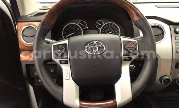 Acheter Occasion Voiture Toyota Tundra Blanc à Beitbridge, Matabeleland South Acheter Occasion Voiture Toyota Tundra Blanc à Beitbridge, Matabeleland South