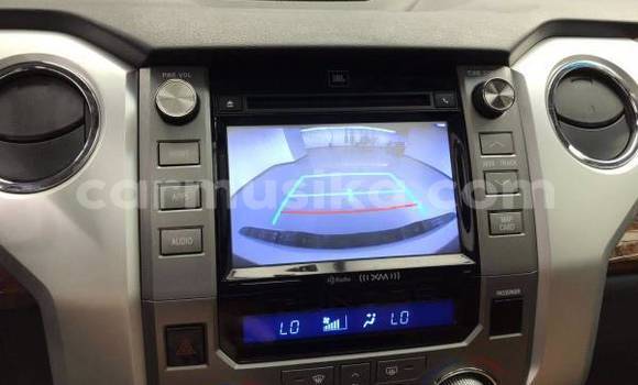 Acheter Occasion Voiture Toyota Tundra Blanc à Beitbridge, Matabeleland South Acheter Occasion Voiture Toyota Tundra Blanc à Beitbridge, Matabeleland South