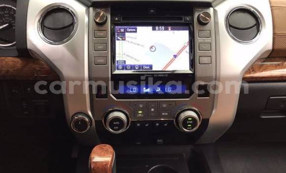 Acheter Occasion Voiture Toyota Tundra Blanc à Beitbridge, Matabeleland South Acheter Occasion Voiture Toyota Tundra Blanc à Beitbridge, Matabeleland South