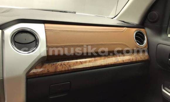 Acheter Occasion Voiture Toyota Tundra Blanc à Beitbridge, Matabeleland South Acheter Occasion Voiture Toyota Tundra Blanc à Beitbridge, Matabeleland South