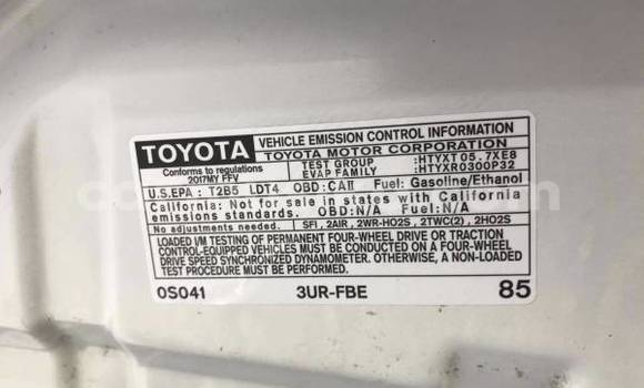 Acheter Occasion Voiture Toyota Tundra Blanc à Beitbridge, Matabeleland South Acheter Occasion Voiture Toyota Tundra Blanc à Beitbridge, Matabeleland South