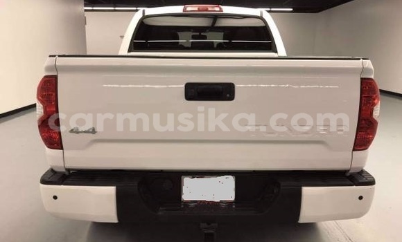Acheter Occasion Voiture Toyota Tundra Blanc à Beitbridge, Matabeleland South Acheter Occasion Voiture Toyota Tundra Blanc à Beitbridge, Matabeleland South