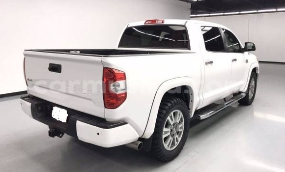 Acheter Occasion Voiture Toyota Tundra Blanc à Beitbridge, Matabeleland South Acheter Occasion Voiture Toyota Tundra Blanc à Beitbridge, Matabeleland South