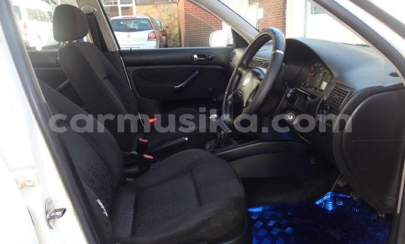 Acheter Occasion Voiture Volkswagen Golf Blanc à Beitbridge, Matabeleland South Acheter Occasion Voiture Volkswagen Golf Blanc à Beitbridge, Matabeleland South