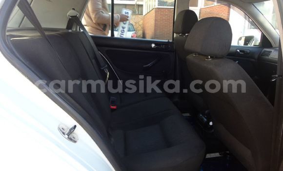 Acheter Occasion Voiture Volkswagen Golf Blanc à Beitbridge, Matabeleland South Acheter Occasion Voiture Volkswagen Golf Blanc à Beitbridge, Matabeleland South