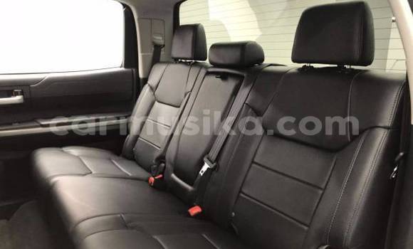 Acheter Occasion Voiture Toyota Tundra Noir à Beitbridge, Matabeleland South Acheter Occasion Voiture Toyota Tundra Noir à Beitbridge, Matabeleland South