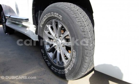 Tenga Imported Toyota Prado Chena Mota in Import - Dubai in Harare Tenga Imported Toyota Prado Chena Mota in Import - Dubai in Harare