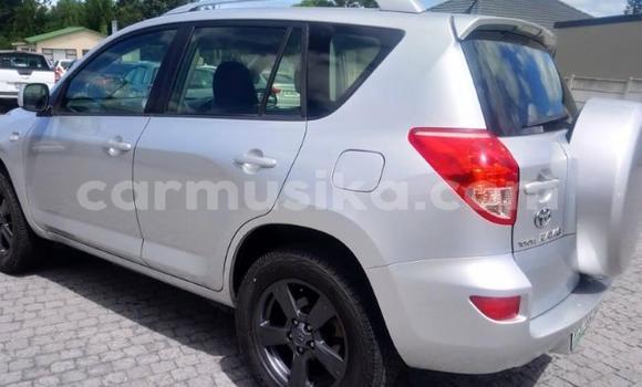 Nunua Ilio tumika Toyota RAV4 Fedha Gari ndani ya Beitbridge nchini Matabeleland Kusini Nunua Ilio tumika Toyota RAV4 Fedha Gari ndani ya Beitbridge nchini Matabeleland Kusini