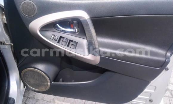 Nunua Ilio tumika Toyota RAV4 Fedha Gari ndani ya Beitbridge nchini Matabeleland Kusini Nunua Ilio tumika Toyota RAV4 Fedha Gari ndani ya Beitbridge nchini Matabeleland Kusini