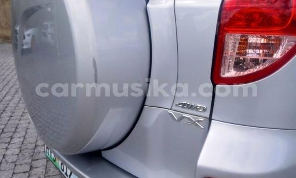 Nunua Ilio tumika Toyota RAV4 Fedha Gari ndani ya Beitbridge nchini Matabeleland Kusini Nunua Ilio tumika Toyota RAV4 Fedha Gari ndani ya Beitbridge nchini Matabeleland Kusini