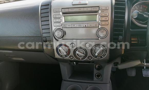 Nunua Ilio tumika Mazda BT-50 Nyeupe Gari ndani ya Beitbridge nchini Matabeleland Kusini Nunua Ilio tumika Mazda BT-50 Nyeupe Gari ndani ya Beitbridge nchini Matabeleland Kusini