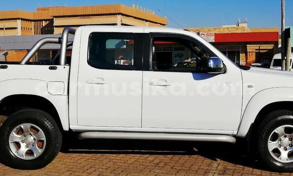 Nunua Ilio tumika Mazda BT-50 Nyeupe Gari ndani ya Beitbridge nchini Matabeleland Kusini Nunua Ilio tumika Mazda BT-50 Nyeupe Gari ndani ya Beitbridge nchini Matabeleland Kusini