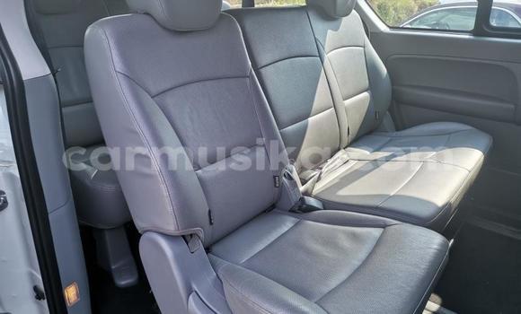 Acheter Occasion Voiture Hyundai H1 Blanc à Beitbridge, Matabeleland South Acheter Occasion Voiture Hyundai H1 Blanc à Beitbridge, Matabeleland South