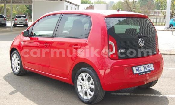Acheter Occasion Voiture Volkswagen up! Rouge à Beitbridge, Matabeleland South Acheter Occasion Voiture Volkswagen up! Rouge à Beitbridge, Matabeleland South
