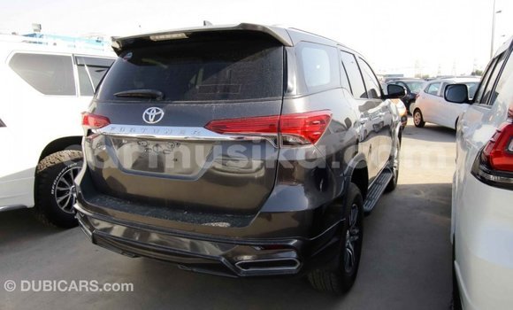 Tenga Imported Toyota Fortuner Zvimwe Mota in Import - Dubai in Harare Tenga Imported Toyota Fortuner Zvimwe Mota in Import - Dubai in Harare