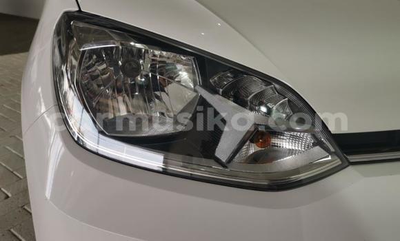 Acheter Occasion Voiture Volkswagen up! Blanc à Beitbridge, Matabeleland South Acheter Occasion Voiture Volkswagen up! Blanc à Beitbridge, Matabeleland South