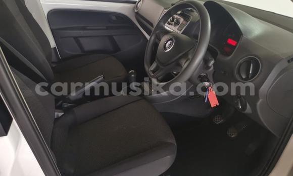 Acheter Occasion Voiture Volkswagen up! Blanc à Beitbridge, Matabeleland South Acheter Occasion Voiture Volkswagen up! Blanc à Beitbridge, Matabeleland South