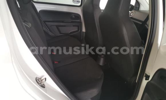 Acheter Occasion Voiture Volkswagen up! Blanc à Beitbridge, Matabeleland South Acheter Occasion Voiture Volkswagen up! Blanc à Beitbridge, Matabeleland South