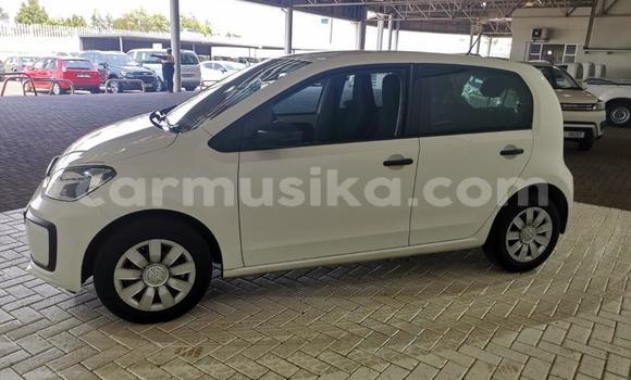 Acheter Occasion Voiture Volkswagen up! Blanc à Beitbridge, Matabeleland South Acheter Occasion Voiture Volkswagen up! Blanc à Beitbridge, Matabeleland South