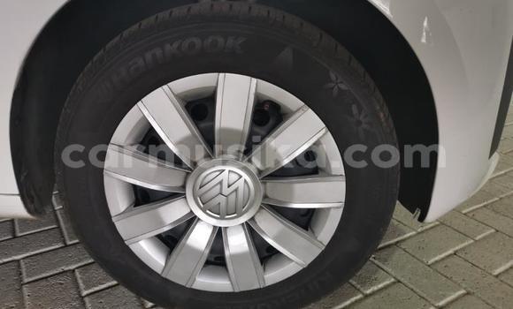 Acheter Occasion Voiture Volkswagen up! Blanc à Beitbridge, Matabeleland South Acheter Occasion Voiture Volkswagen up! Blanc à Beitbridge, Matabeleland South