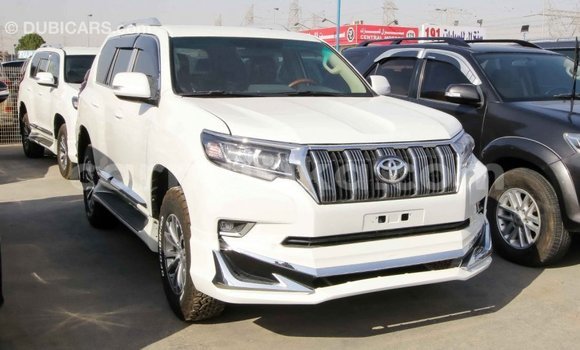Acheter Import Voiture Toyota Prado Blanc à Import - Dubai, Harare Acheter Import Voiture Toyota Prado Blanc à Import - Dubai, Harare