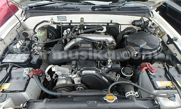 Nunua Ilio tumika Toyota Surf Nyeupe Gari ndani ya Beitbridge nchini Matabeleland Kusini Nunua Ilio tumika Toyota Surf Nyeupe Gari ndani ya Beitbridge nchini Matabeleland Kusini