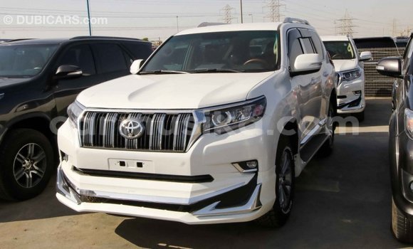 Acheter Import Voiture Toyota Prado Blanc à Import - Dubai, Harare Acheter Import Voiture Toyota Prado Blanc à Import - Dubai, Harare