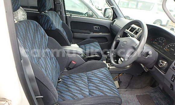 Nunua Ilio tumika Toyota Surf Nyeupe Gari ndani ya Beitbridge nchini Matabeleland Kusini Nunua Ilio tumika Toyota Surf Nyeupe Gari ndani ya Beitbridge nchini Matabeleland Kusini