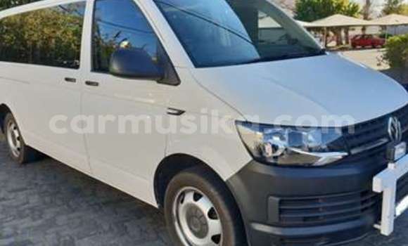 Tenga Tsaru Volkswagen Transporter Chena Mota in Beitbridge in Matabeleland South