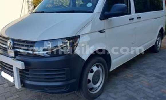 Nunua Ilio tumika Volkswagen Transporter Nyeupe Gari ndani ya Beitbridge nchini Matabeleland Kusini Nunua Ilio tumika Volkswagen Transporter Nyeupe Gari ndani ya Beitbridge nchini Matabeleland Kusini