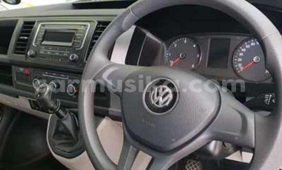 Nunua Ilio tumika Volkswagen Transporter Nyeupe Gari ndani ya Beitbridge nchini Matabeleland Kusini Nunua Ilio tumika Volkswagen Transporter Nyeupe Gari ndani ya Beitbridge nchini Matabeleland Kusini