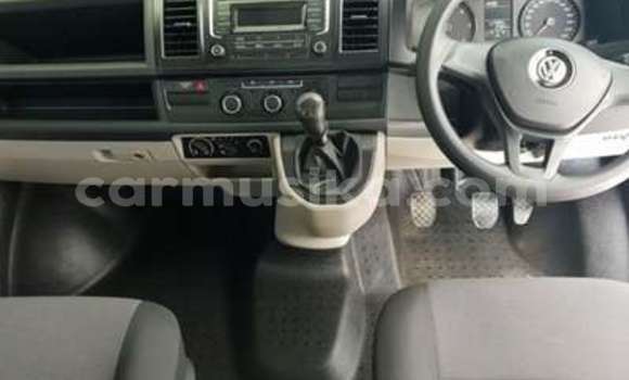 Nunua Ilio tumika Volkswagen Transporter Nyeupe Gari ndani ya Beitbridge nchini Matabeleland Kusini Nunua Ilio tumika Volkswagen Transporter Nyeupe Gari ndani ya Beitbridge nchini Matabeleland Kusini