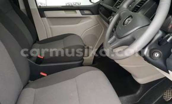 Nunua Ilio tumika Volkswagen Transporter Nyeupe Gari ndani ya Beitbridge nchini Matabeleland Kusini Nunua Ilio tumika Volkswagen Transporter Nyeupe Gari ndani ya Beitbridge nchini Matabeleland Kusini