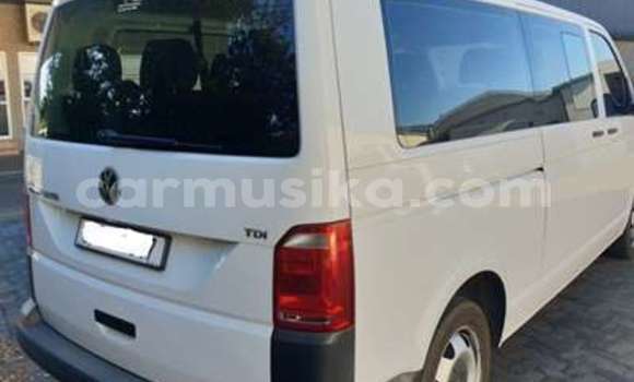 Nunua Ilio tumika Volkswagen Transporter Nyeupe Gari ndani ya Beitbridge nchini Matabeleland Kusini Nunua Ilio tumika Volkswagen Transporter Nyeupe Gari ndani ya Beitbridge nchini Matabeleland Kusini