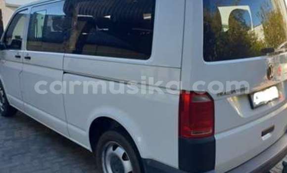 Nunua Ilio tumika Volkswagen Transporter Nyeupe Gari ndani ya Beitbridge nchini Matabeleland Kusini Nunua Ilio tumika Volkswagen Transporter Nyeupe Gari ndani ya Beitbridge nchini Matabeleland Kusini