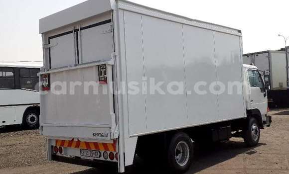 Buy Used Toyota Dyna White Car in Beitbridge in Matabeleland South Buy Used Toyota Dyna White Car in Beitbridge in Matabeleland South