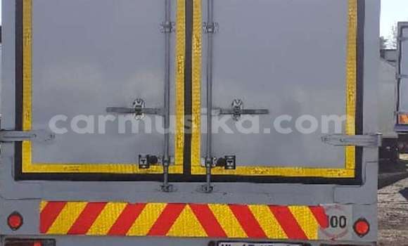 Buy Used Hino 300 Series White Truck in Beitbridge in Matabeleland South Buy Used Hino 300 Series White Truck in Beitbridge in Matabeleland South