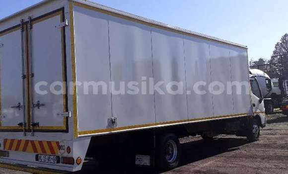 Buy Used Hino 300 Series White Truck in Beitbridge in Matabeleland South Buy Used Hino 300 Series White Truck in Beitbridge in Matabeleland South